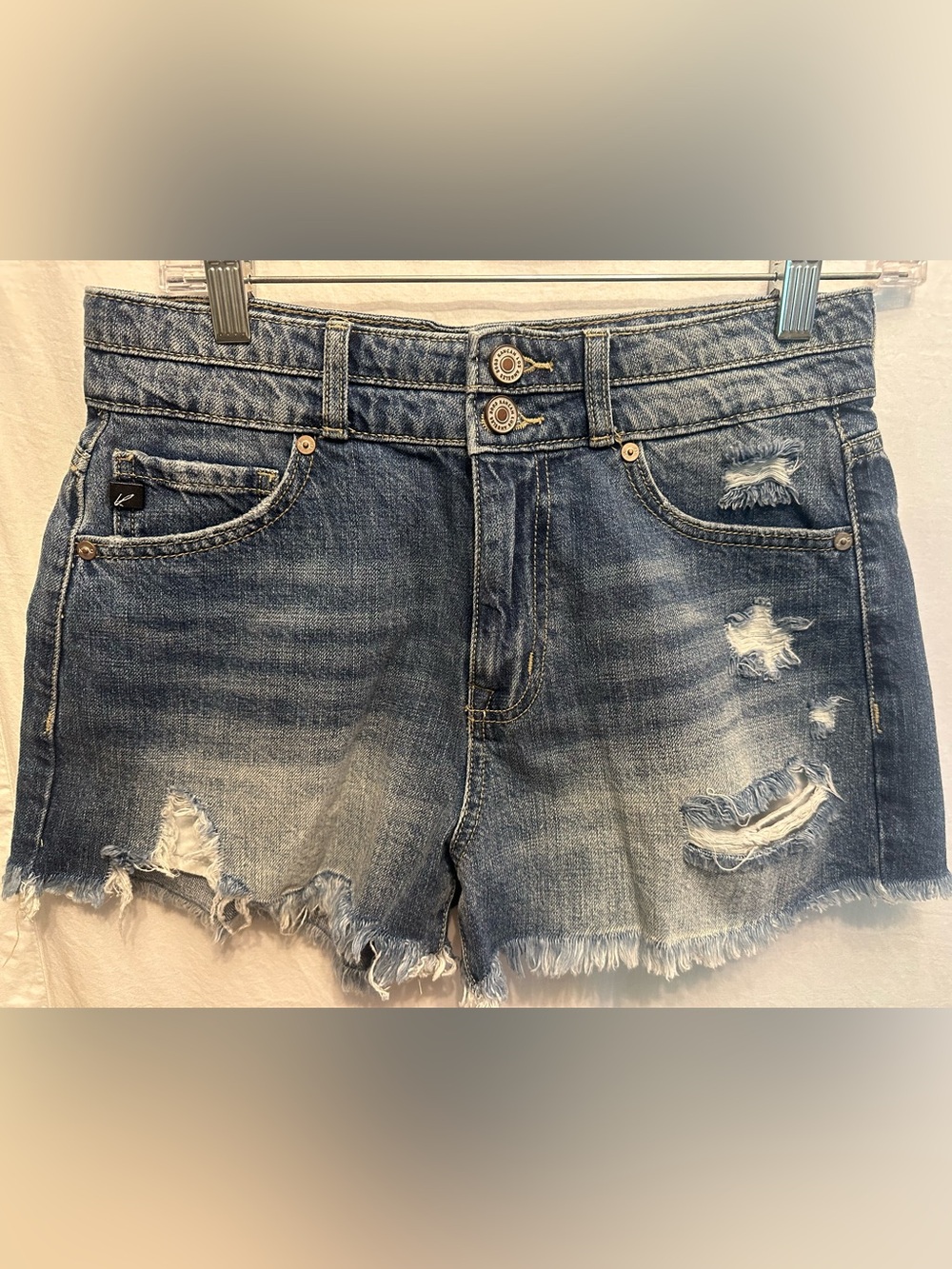 Kancan Distressed Denim Shorts Double Button Raw Hem Medium Wash Size 26/5